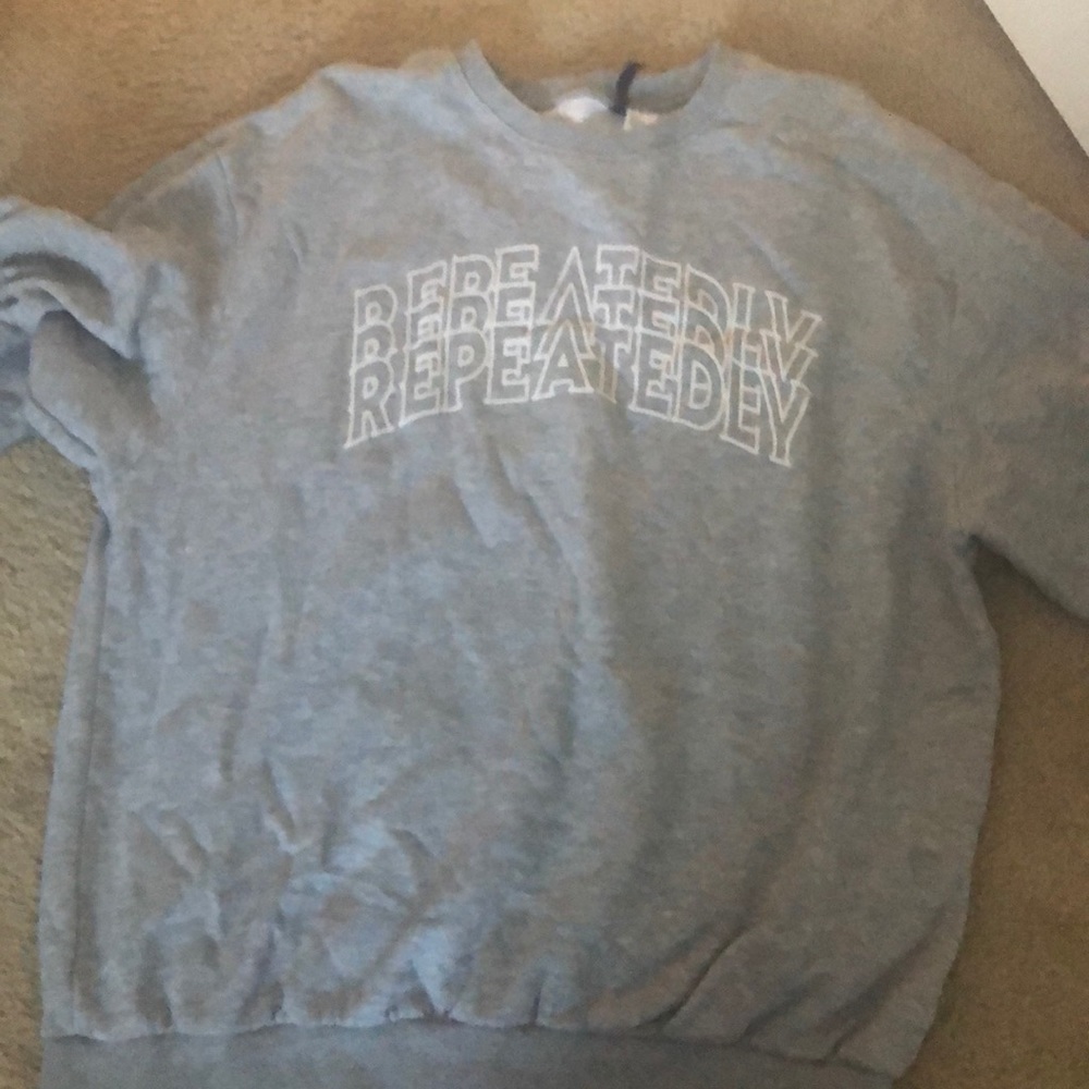 Gray Sweatshirt with Motif